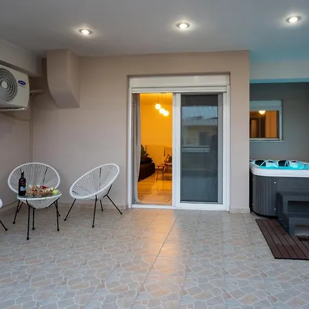 Argy Jacuzzi Suites דירה *