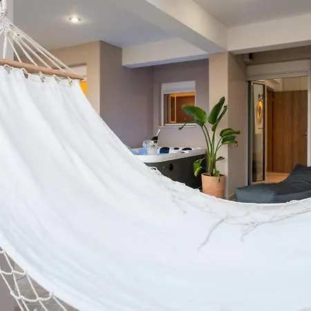 Argy Jacuzzi Suites * Chalkís