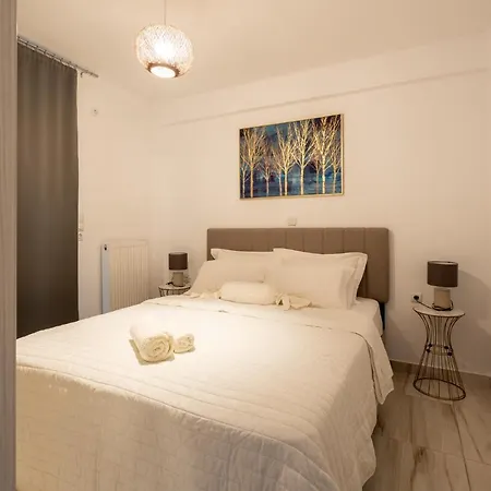 Argy Jacuzzi Suites דירה *